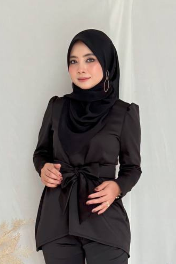 Amelie Top - Raven - Image 2